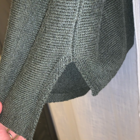 Forrest green sweater from Old Navy. - Picture 5 of 5